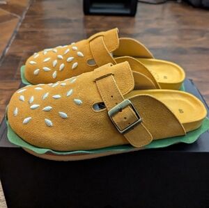 Burgerstocks Size 9W 8M